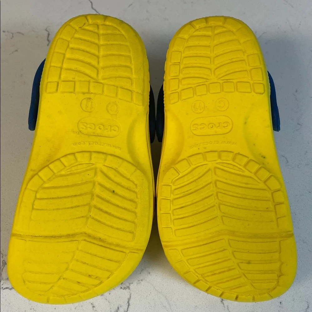 Crocs Fun Lab Minions Yellow Kids Clog Sandals with Blue Strap Size 11 - Picture 14 of 17